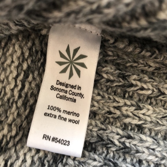 Athleta Traverse City merino wool cowl neck sweater in a marled gray color - Picture 10 of 12